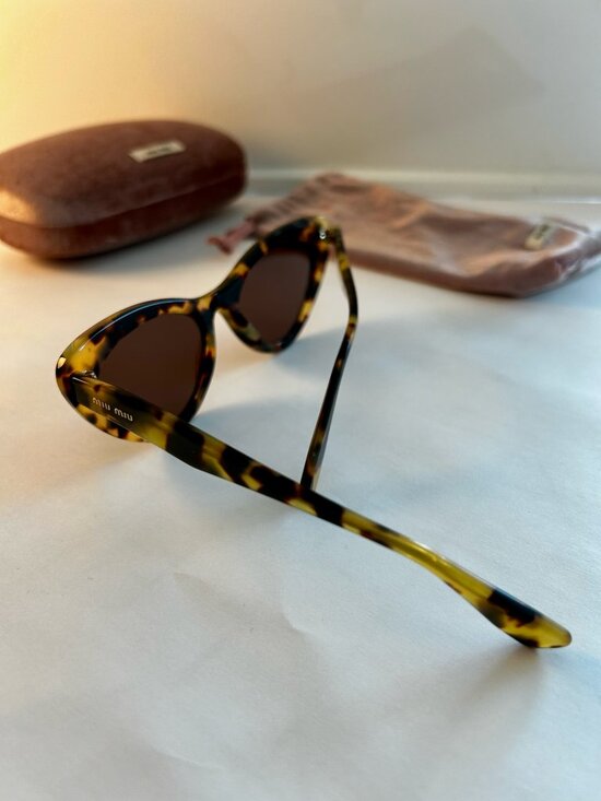 MIU MIU Sunglasses MU01VS - Excellent Condition - Case + Cover Included main image 5
